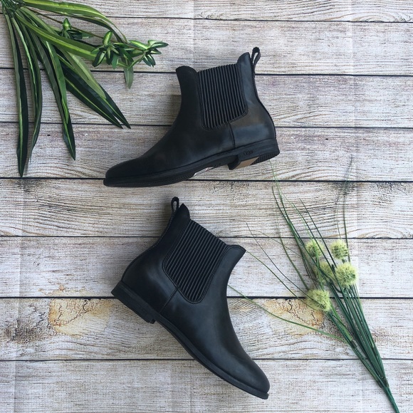 ugg womens joey chelsea boots black